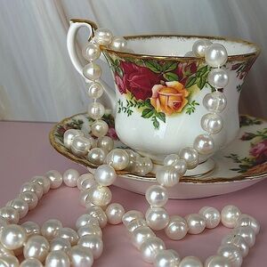 Stunning Natural Freshwater Pearl Necklace